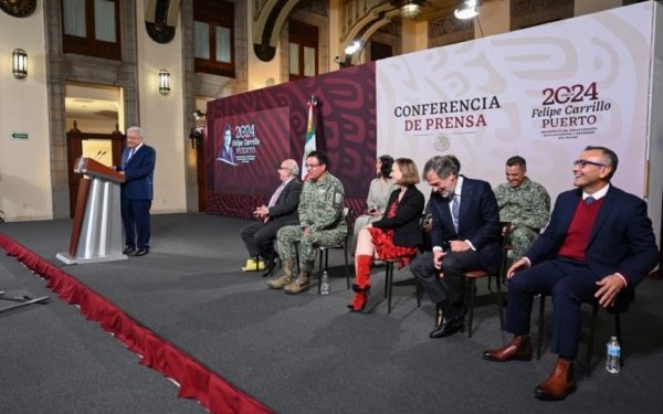 Trabajadores, pueblo y empresas hicieron posible el Tren Maya: presidente