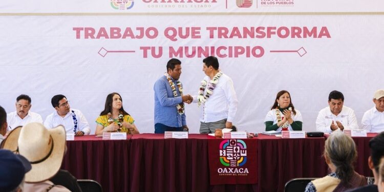 Lleva Salomón Jara Trabajo que Transforma tu Municipio a Santa Inés del Monte