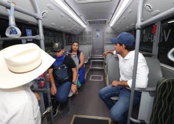 El Gobernador Mauricio Vila Dosal constata la transformación del transporte público en Tizimín