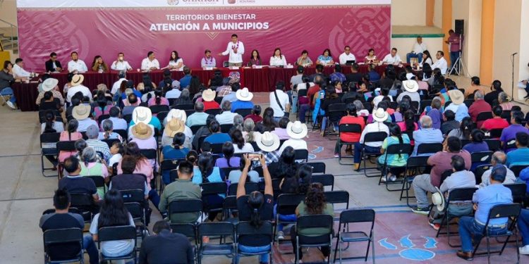 Atiende Gobierno de la Primavera Oaxaqueña rezago histórico en Santo Domingo Yodohino