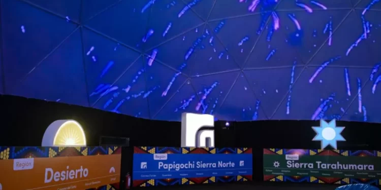 Cautiva a los chihuahuenses el Domo Inmersivo en la Plaza de la Grandeza