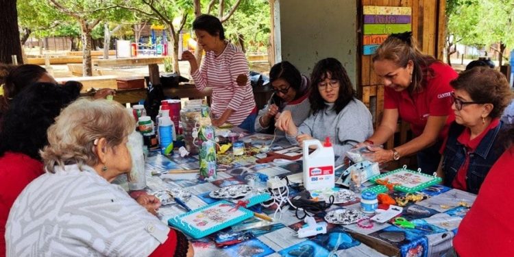 Celebra Secretaría de Administración Día de la y el abuelo en Ciudad de las Canteras