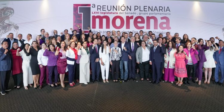 CLAUDIA SHEINBAUM CELEBRA BANCADA HISTÓRICA DE MORENA CON 66 SENADORES Y SENADORAS