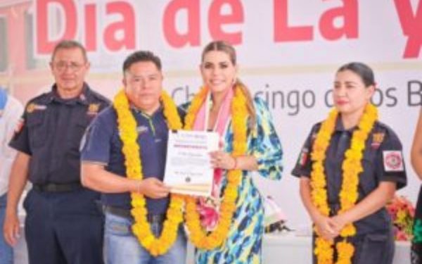 Celebra Evelyn Salgado con incentivos y equipamiento el Día de las y los Bomberos de Guerrero