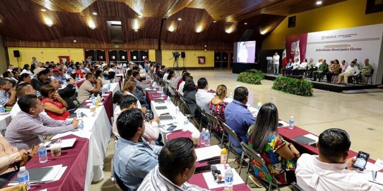 Convoca Salomón Jara a autoridades electas gobernar con planeación y transparencia