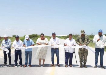 El Gobernador Mauricio Vila Dosal entrega trabajos de reconstrucción del tramo carretero entronque Río Lagartos – Las Coloradas