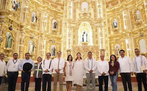 El gobernador Sergio Salomón entregó los trabajos de restauración, reconstrucción y rehabilitación del exconvento de Santo Domingo de Guzmán.