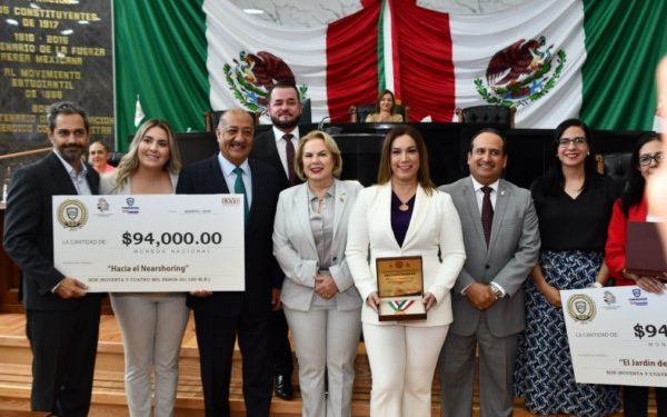 Entregan Estado y Congreso la Medalla Chihuahua al Mérito Educativo 2024