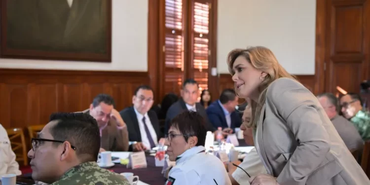 Evalúa Maru Campos estrategias para fortalecer la seguridad de las personas en situación de movilidad