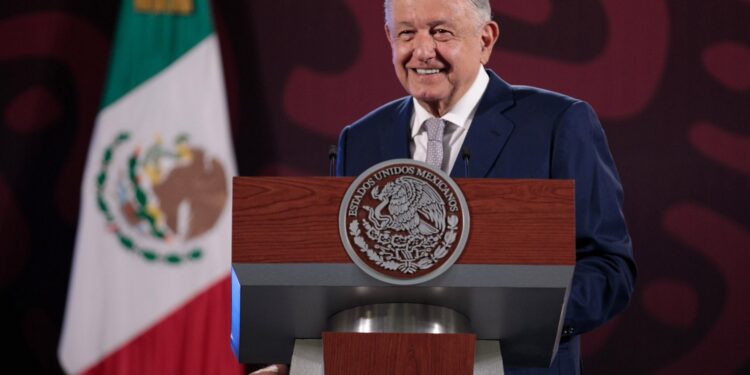 Gobierno de la 4T recupera valores de culturas y atiende a jóvenes para prevenir consumo de drogas: presidente