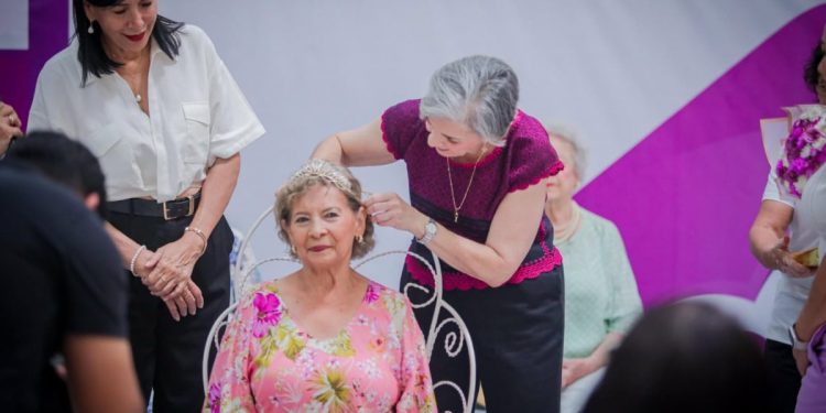 Inaugura María de Villarreal la Semana del Adulto Mayor 2024