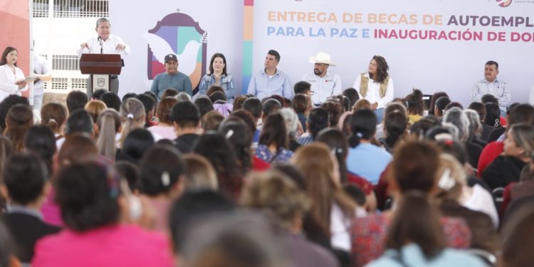 Más de 600 familias de Río Grande y Juan Aldama recibieron del Gobernador David Monreal Ávila becas para el autoempleo
