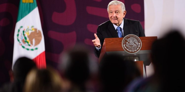 Relaciones con Estados Unidos y Canadá continúan, aclara presidente