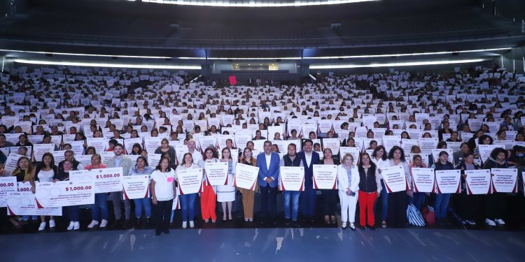 Realiza SEDIF primera entrega del Programa “Apoyo Productivo a la Mujer Poblana”
