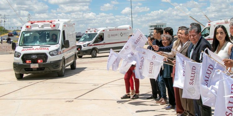 Recibe Gobernador David Monreal 30 ambulancias, equipo médico y apoyos funcionales para hospitales y clínicas de Zacatecas