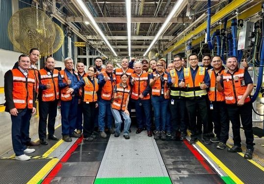 Somos los principales productores de vehículos eléctricos de México: Manolo