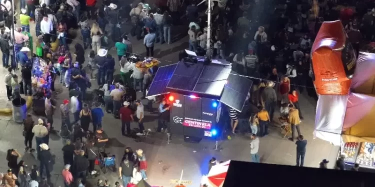 Disfrutan de un ambiente seguro asistentes al XXIV Festival Internacional de la Manzana en Guerrero gracias a la SSPE