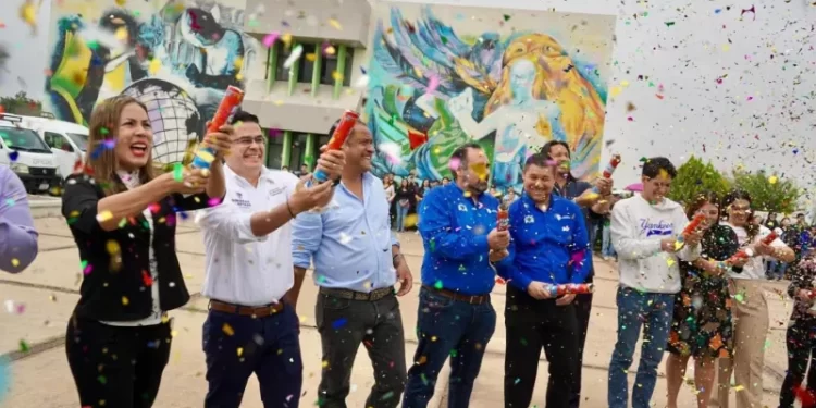 Entregan unidad de transporte al Instituto Tecnológico de Ciudad Jiménez