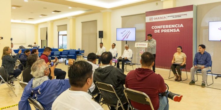 Evalúa Gobernador Salomón Jara daños por fenómeno meteorológico John