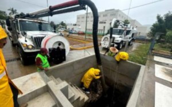 Instruye Evelyn Salgado atender problemas de inundaciones, drenaje y retiro de material en vialidades de Acapulco