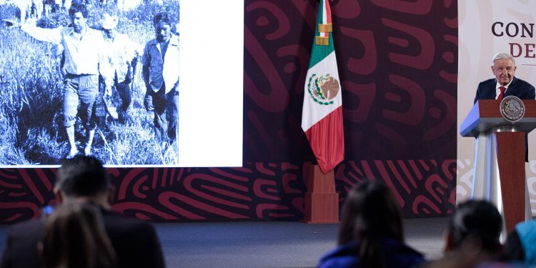 “A nadie se protegió”, afirma presidente sobre caso de los 43 normalistas de Ayotzinapa