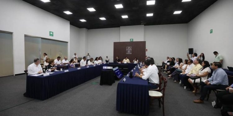 Comisión de Transición del Gobierno del Estado aborda tema de política social