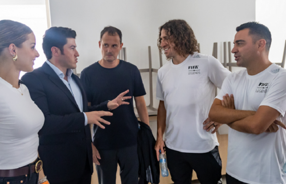 Conviven Leyendas del futbol con niñas, niños y adolescentes de DIF Capullos