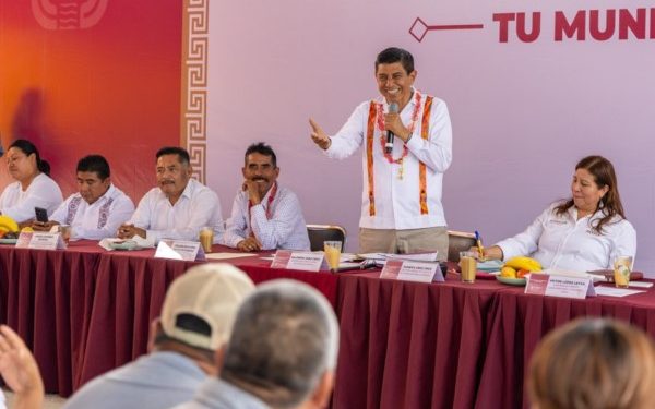 Fortalece Gobierno de Oaxaca la educación en San Jorge Nuchita