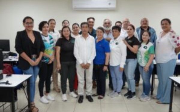 Promueve Evelyn Salgado la capacitación continua del personal docente