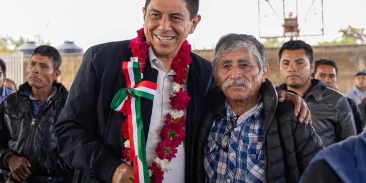 Impulsa Salomón Jara caminos, educación, vivienda e infraestructura básica de San Juan Tamazola