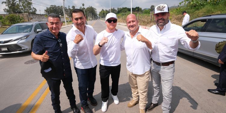 naugura Enrique Alfaro obras de reencarpetamiento del Camino Antiguo a San Isidro con inversión de 100 mdp