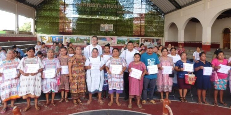 Promueve la gobernadora, Evelyn Salgado Pineda concursos artesanales en todas las regiones