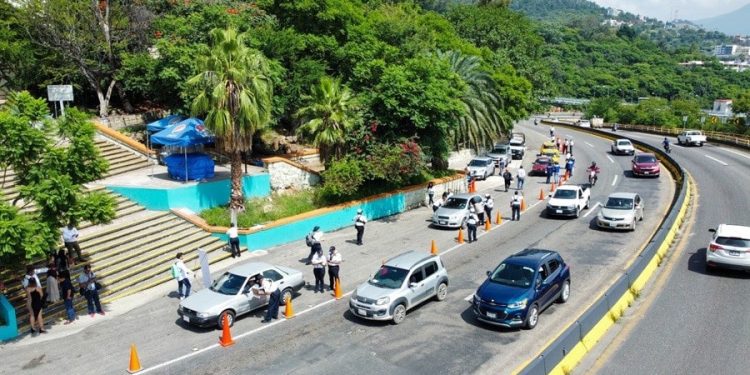 Realiza Gobierno del Estado filtros para la revisión de hologramas de verificación vehicular vigente