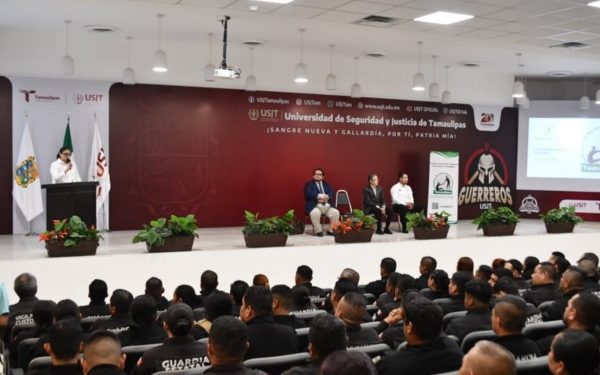 Recibe personal operativo de la SSPT conferencia de derechos humanos enfocada a migración