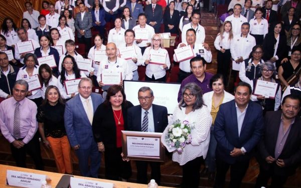 Reconoce Salud a trabajadoras y trabajadores por años de servicio