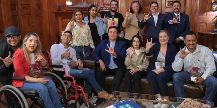 Reconoce Maru Campos las batallas cotidianas de las personas con discapacidad