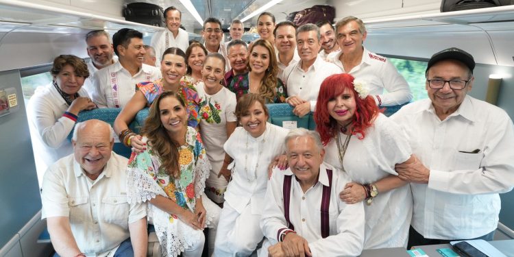 RECORRIDO A BORDO DEL TREN MAYA ESTACIONES CANCÚN-CHICHÉN ITZÁ