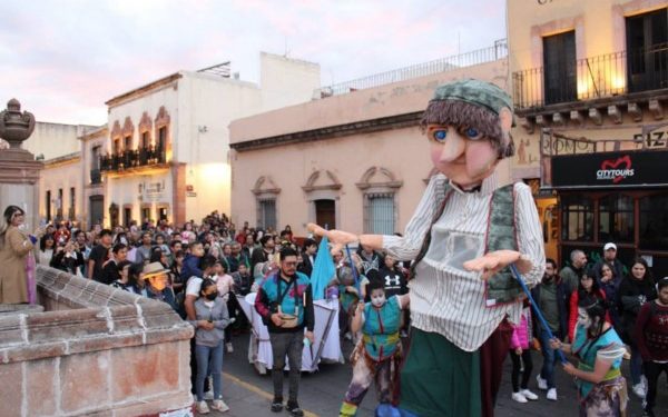 Con su espectáculo “Fuego Rojo”, colectivo chileno La Patogallina llenó de energía el FITC Zacatecas 2024