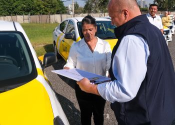 Arranca Enrique Alfaro renovación de taxis en el Área Metropolitana de Guadalajara, con vehículos que cumplen con las normas de seguridad y medioambiental