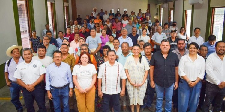 Atiende Semovi a más de mil personas concesionarias y operadoras en la Cuenca