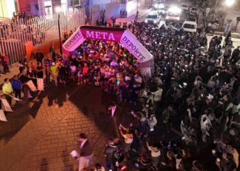 Celebra SSO con gran éxito Carrera Nocturna Neón