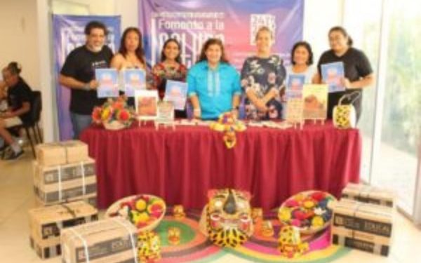 El Gobierno del estado entregó paquetes de acervo literario a participantes del 2do Seminario Estatal de Fomento a la Lectura Leer Transforma