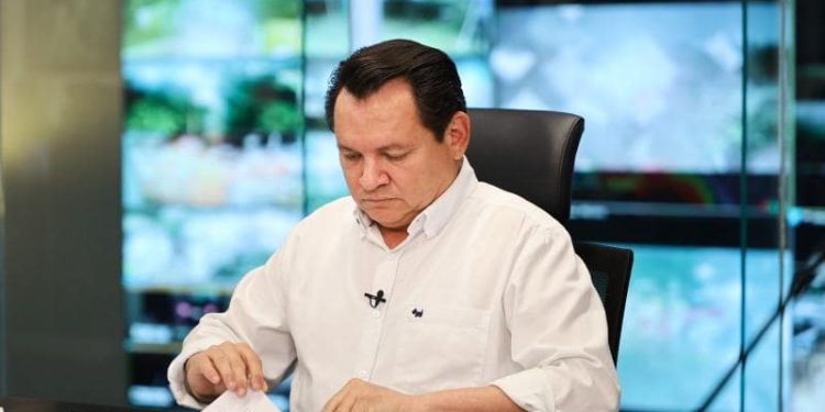 Encabeza el Gobernador los trabajos de vigilancia y seguimiento de Milton desde el C5i de la SSP