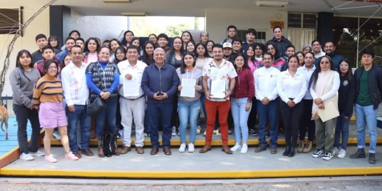 Firman convenio Sefader y Facultad de Medicina Veterinaria y Zootecnia de la UABJO