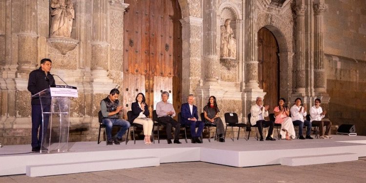 Gobierno de Oaxaca e Iberdrola México iluminan la Catedral Metropolitana con tecnología de vanguardia