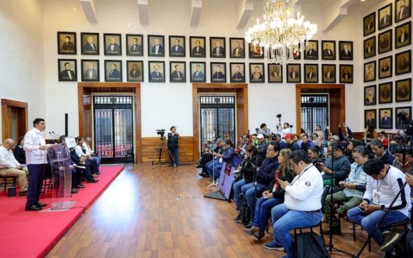 Informa Salomón Jara acuerdos en gira de trabajo en el puerto de Sines Portugal para fortalecimiento portuario de Salina Cruz