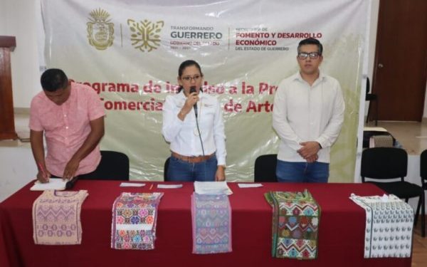 La SEFODECO entregó apoyos artesanos damnificados de los municipios de Ometepec, Tlacoachistlahuaca y Xochistlahuaca