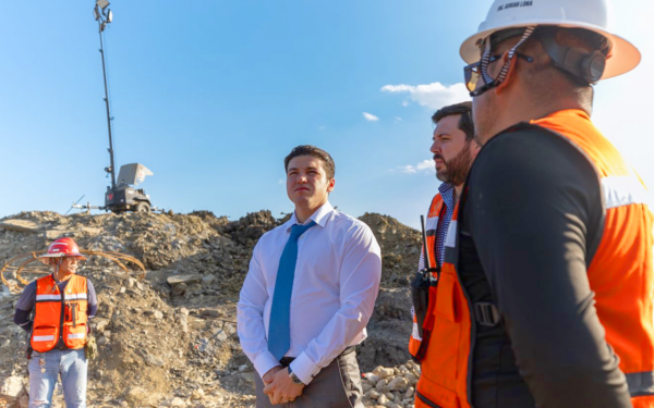 Supervisa Gobernador avances de la Carretera Interserrana