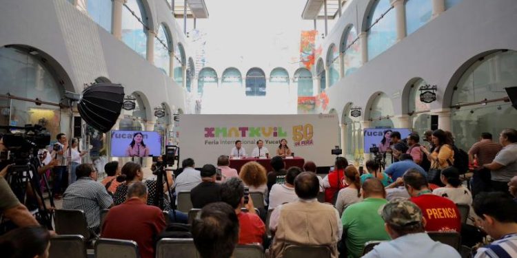 Obsequian en su 50 Aniversario fuerte impulso a la Feria Yucatán