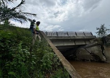 Protección Civil supervisa puente colapsado en San Pablo Villa de Mitla